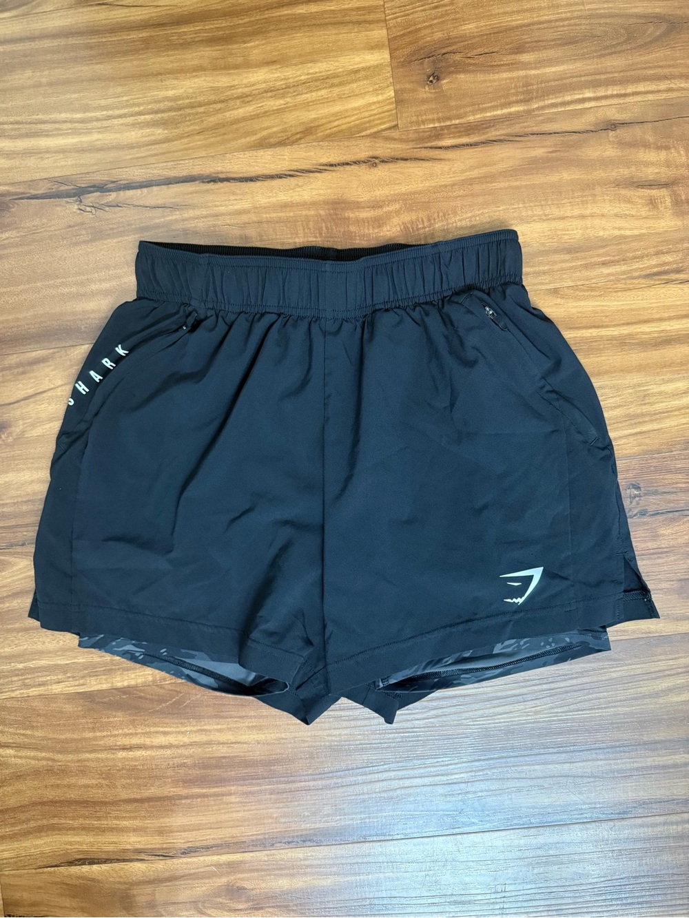 Gymshark 5” Men's 2-in-1 Workout Running Shorts Size Small with Grey Camo Liner